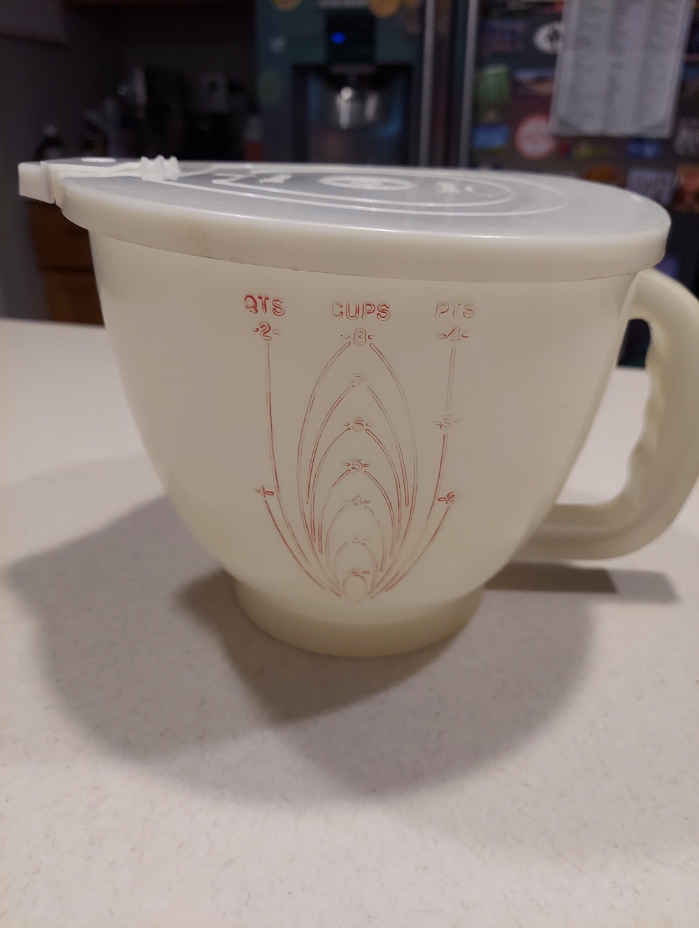 Vintage Tupperware Mix-N-Stor 8 Cup Measuring Bowl Pitcher  w/ Lid & Spout